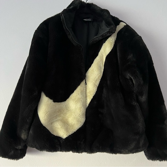 Nike Women's Sportswear Plush Faux Fur Swoosh Jacket XS - Picture 13 of 16
